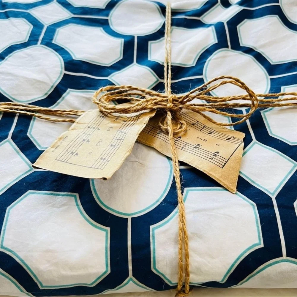 Pottery Barn Twin Duvet Cover.
